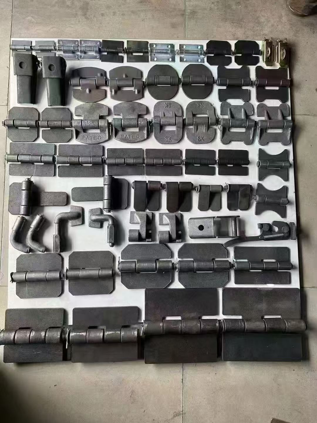 Various trailer hinges