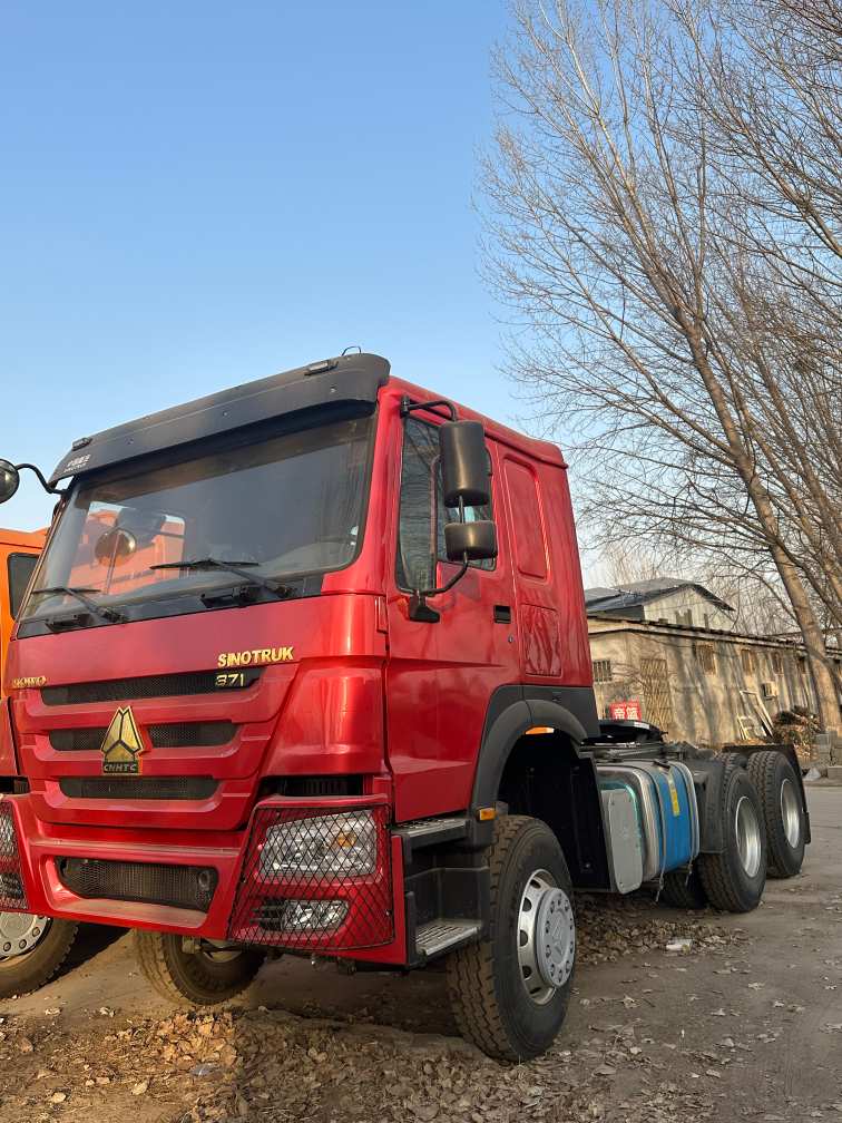 Sinotruk HOWO Tractor Truck ,Trailer Trucks Tractor Head Price For Sale