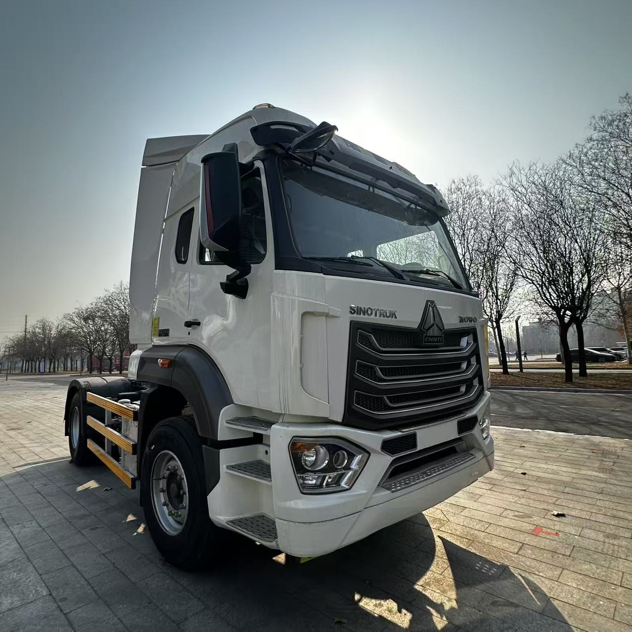 Sinotruk Howo 4×2 tractor head